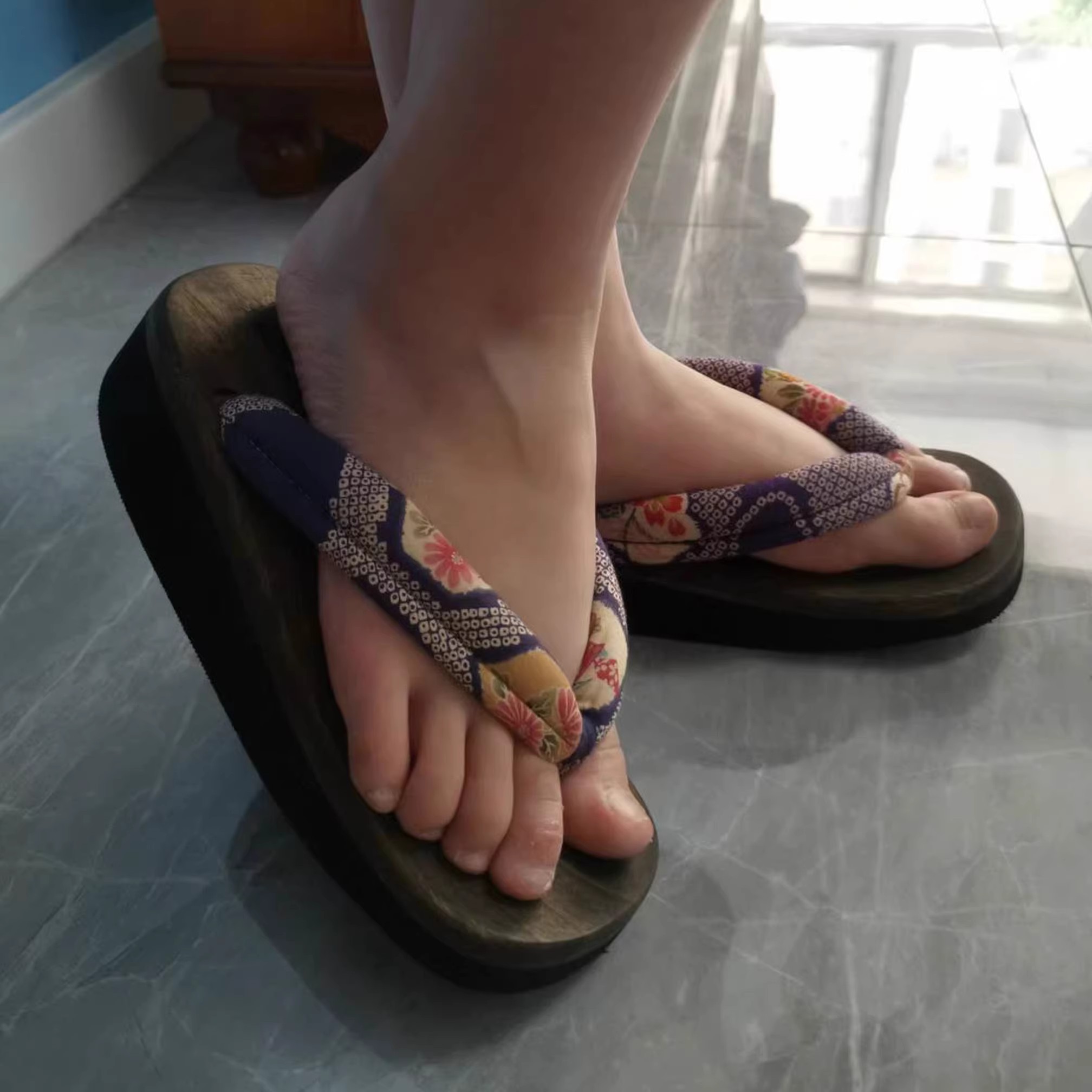 Chaussures de cosplay pour fem - Geta Wooden Sandal avis et prix